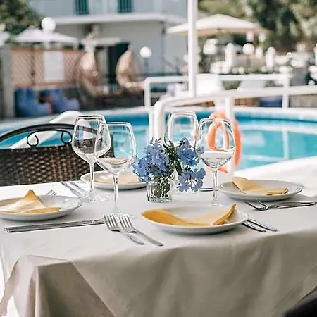 Maltezos Hotel 3*